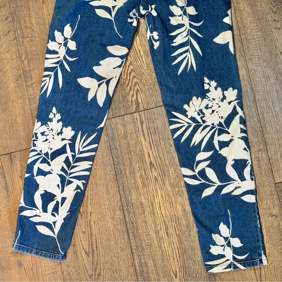 Tommy Bahama Jeans Size 0x29 Tema Indigo Bleach Sky Slim Boyfriend Coastal  Boho - Picture 11 of 16